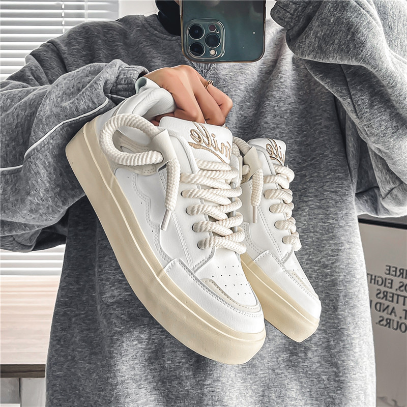2025 Moda Uomo Casual Piattafo - Mens Fashion Trainers 2025 recensione e prezzo