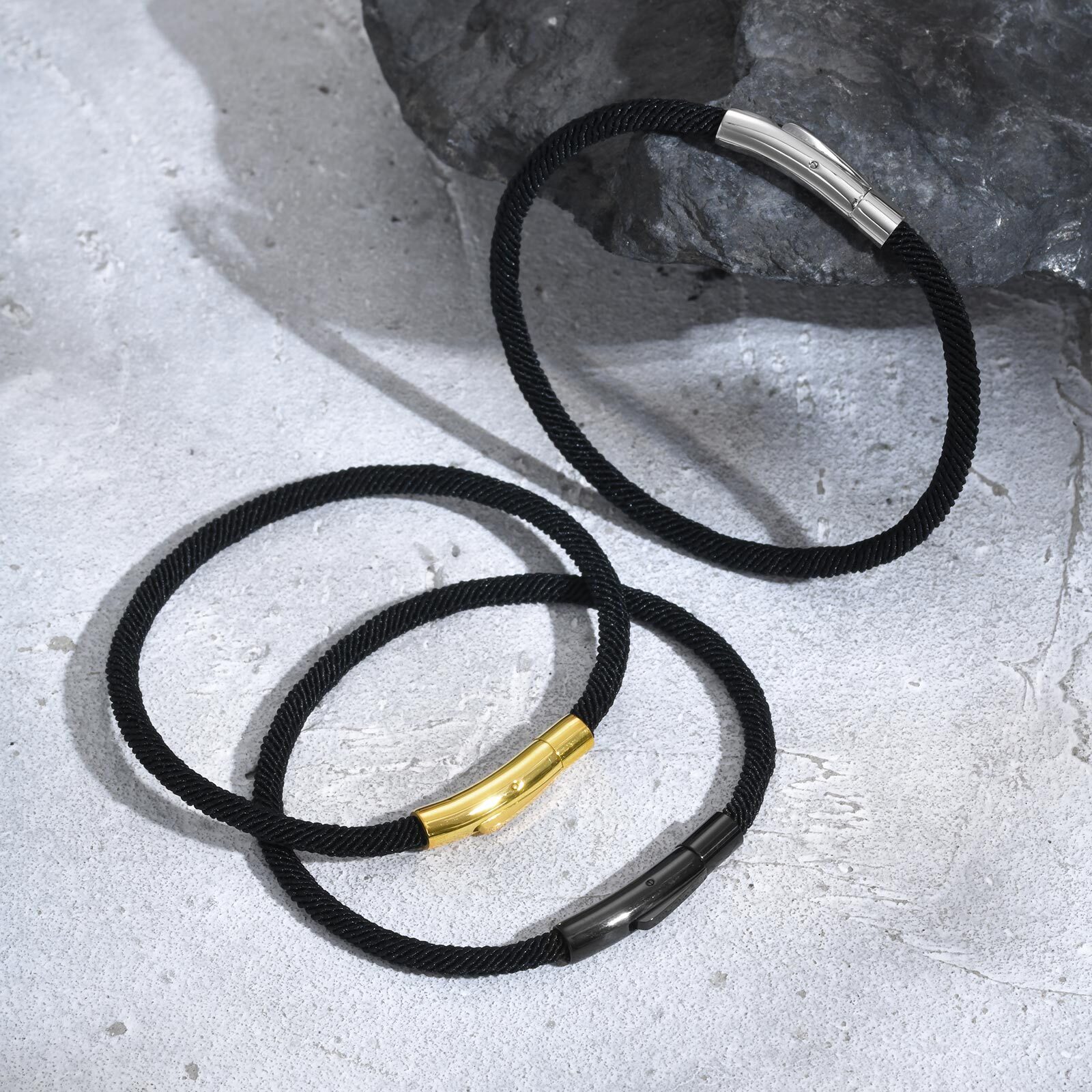 Braccialetti in corda minimali - Milan Men'S Fashion recensione e prezzo