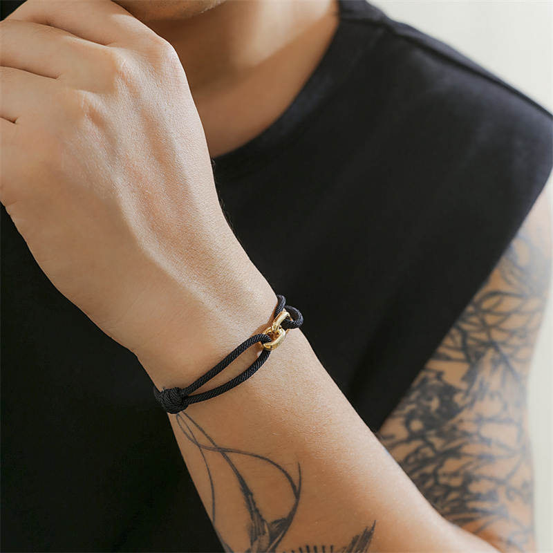 Braccialetto minimalista in co - Milan Men'S Fashion recensione e prezzo